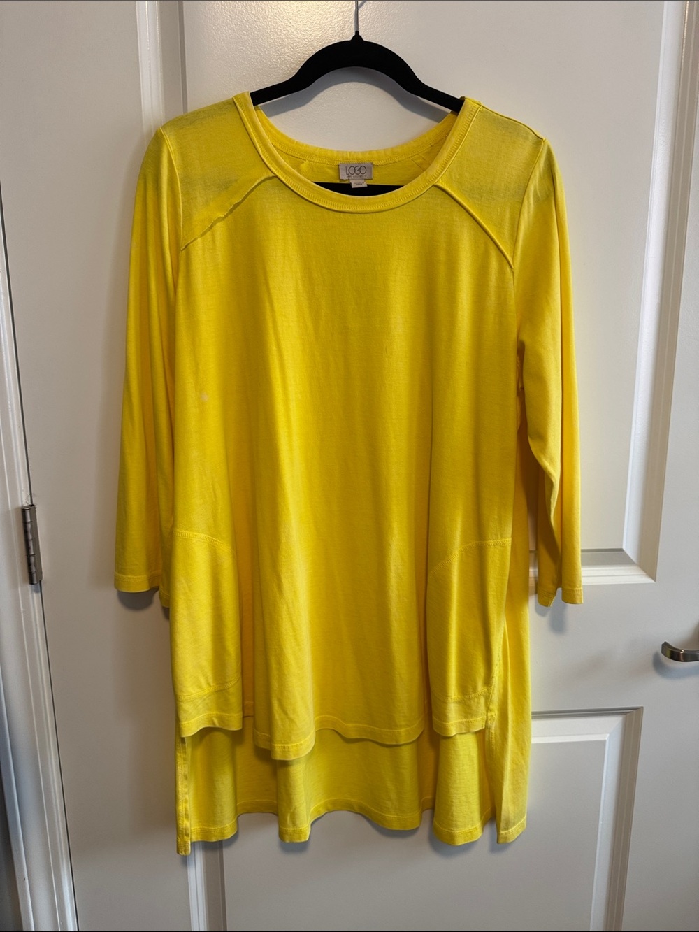 LOGO by Lori Goldstein 3/4 sleeve top with hi low hemline. NWT. Pockets.